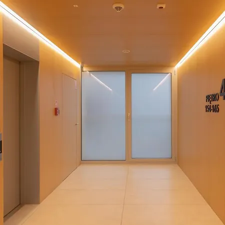 Elegant With Balcony & Bathtub Wola By Renters Apartmán