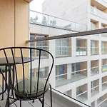 Apartamento Elegant With Balcony & Bathtub Wola By Renters Varsóvia