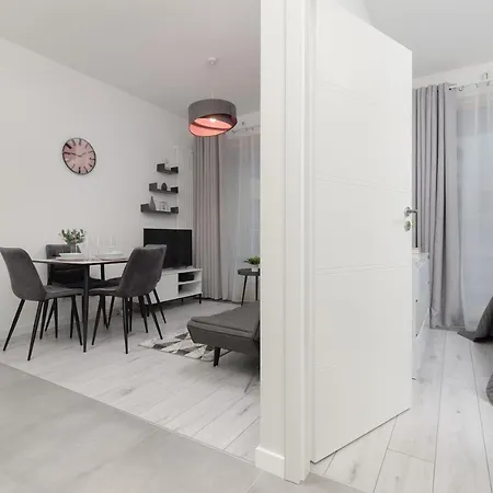 Elegant With Balcony & Bathtub Wola By Renters Daire *