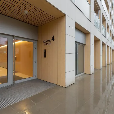 Apartman Elegant With Balcony & Bathtub Wola By Renters Varsó